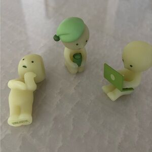 Set of 3 Smiski collectibles